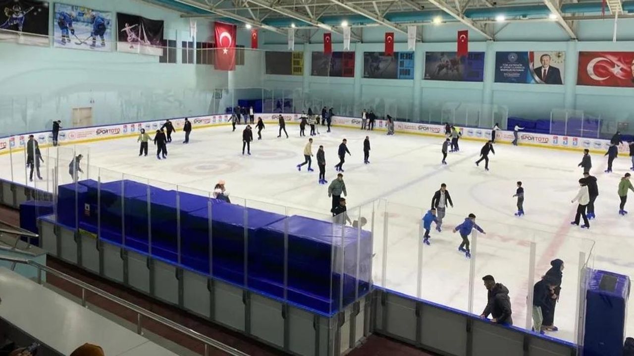 Kars Olimpik Buz Sporları Pisti’nde yoğun ilgi