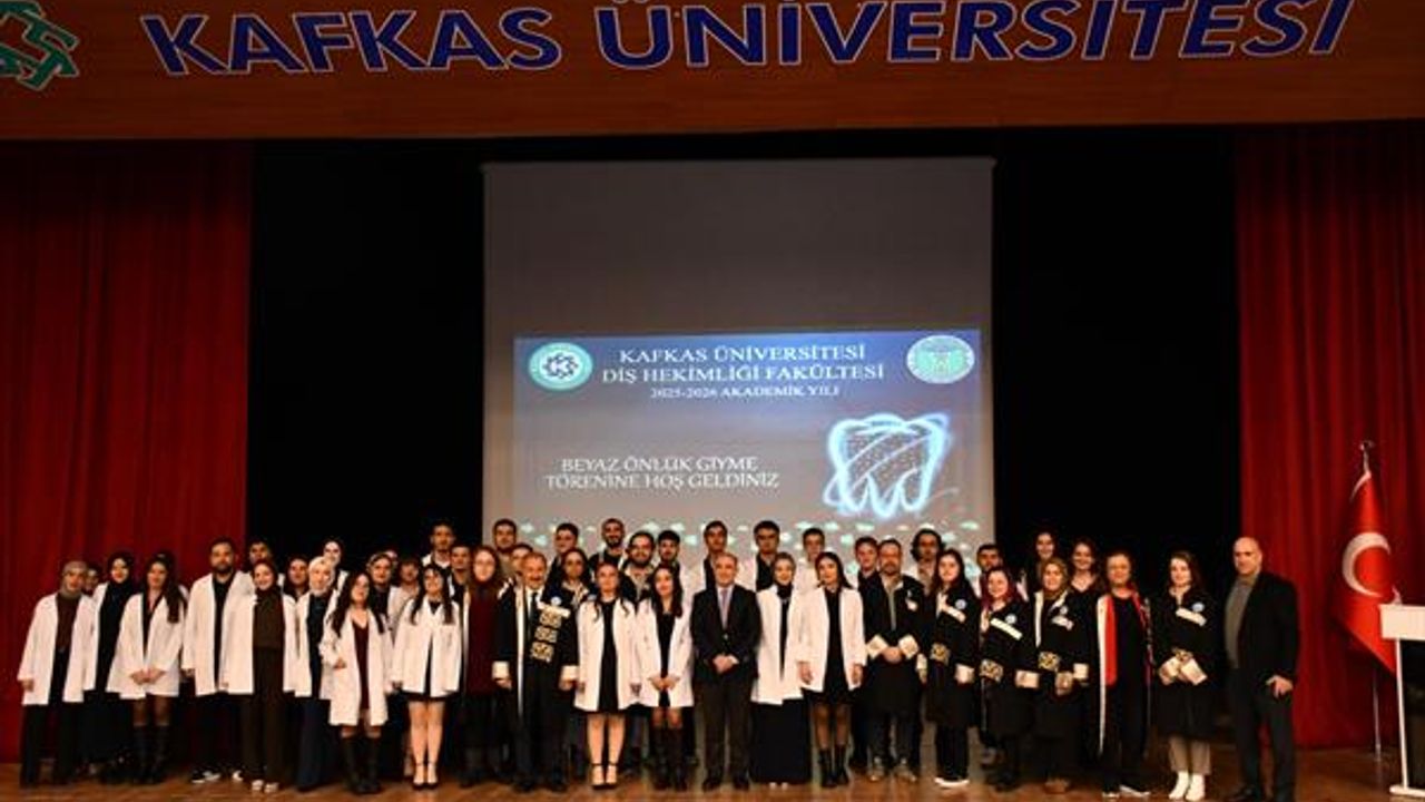 Kars Kafkas Üniversitesi İsmail Aytemiz Diş Hekimliği Fakültesi’nde beyaz önlük heyecanı