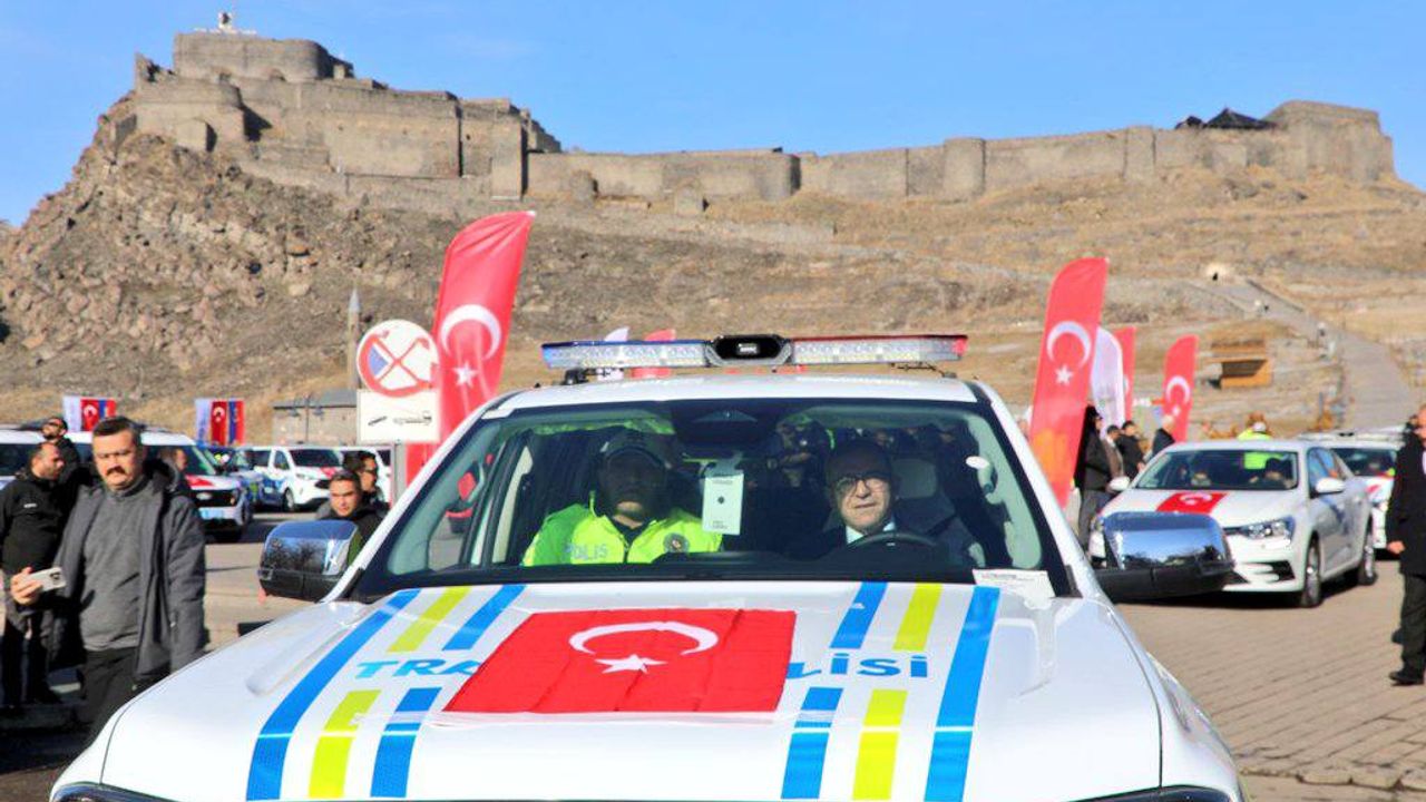 60 yeni hizmet aracı kolluk kuvvetlerinin hizmetine sunuldu