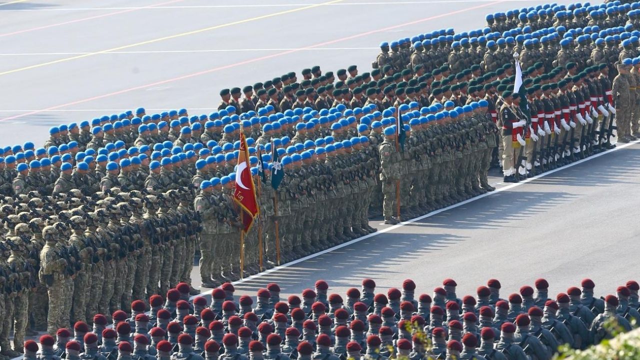 Karabağ Zaferi’nin 5. yılı Bakü’de görkemli törenle kutlandı