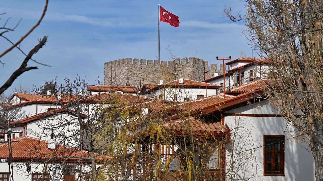 ra Kalesi tarihi dokusuna kavuştu, tarihsel dokusuyla 240 yapı Ankara’ya yeniden kazandırıldı