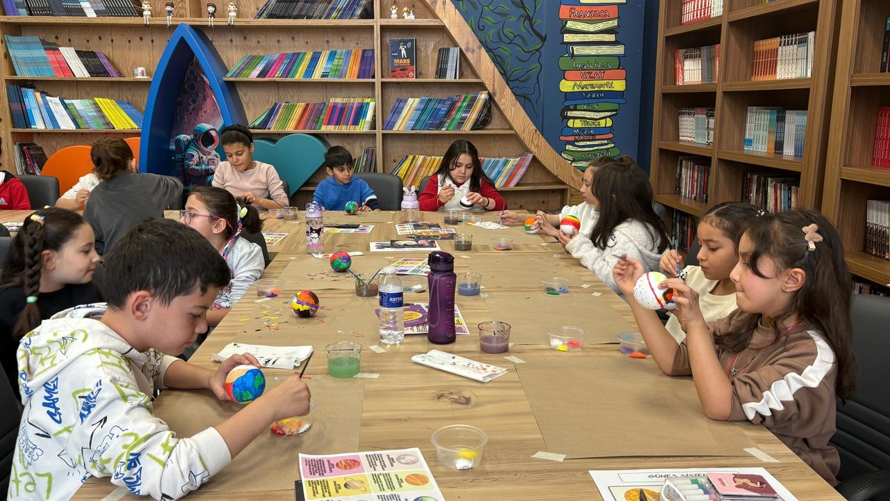 Bilim Merkezi’nde öğrencilerle keşif yolculuğu