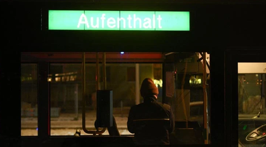 BERLİN’DE 1945’TEN SONRA BİR İLK: BAŞKENT KARANLIĞA VE SOĞUĞA MAHKUM!