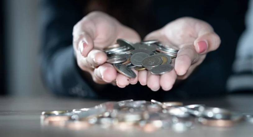 İNGİLTERE’NİN “EN NADİR” PARASI TESCİLLENDİ: 50 PENİ SERVET DEĞERİNDE!