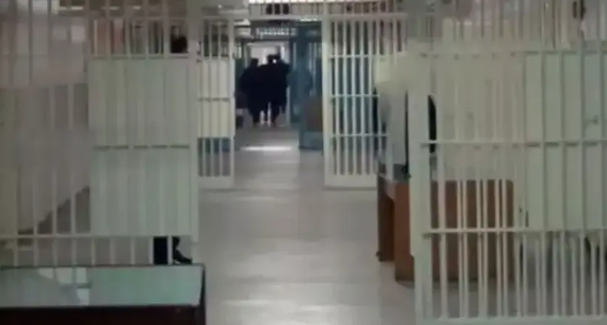 İzmir’de Gardiyanlara Menfur Saldırı: 2 Yaralı…