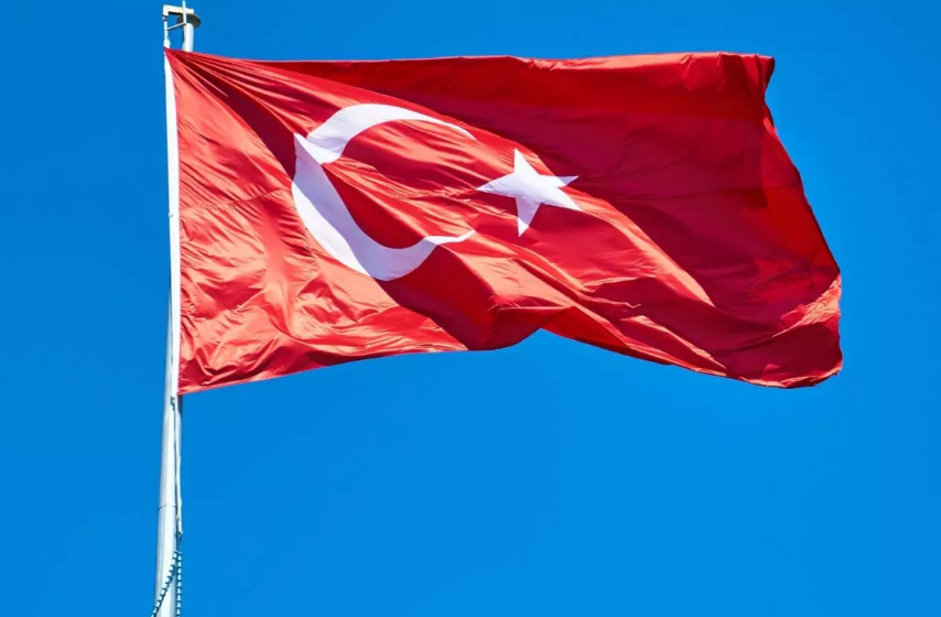 İzmit’te Bayrak Kanunu İhlali: 3 Tutuklama Kararı