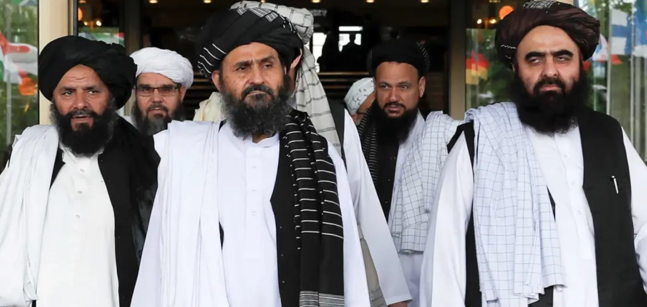 Afganistan’da Eğitim Kararması: Kız Çocukları İçin Okul Kapıları Tamamen Kapandı