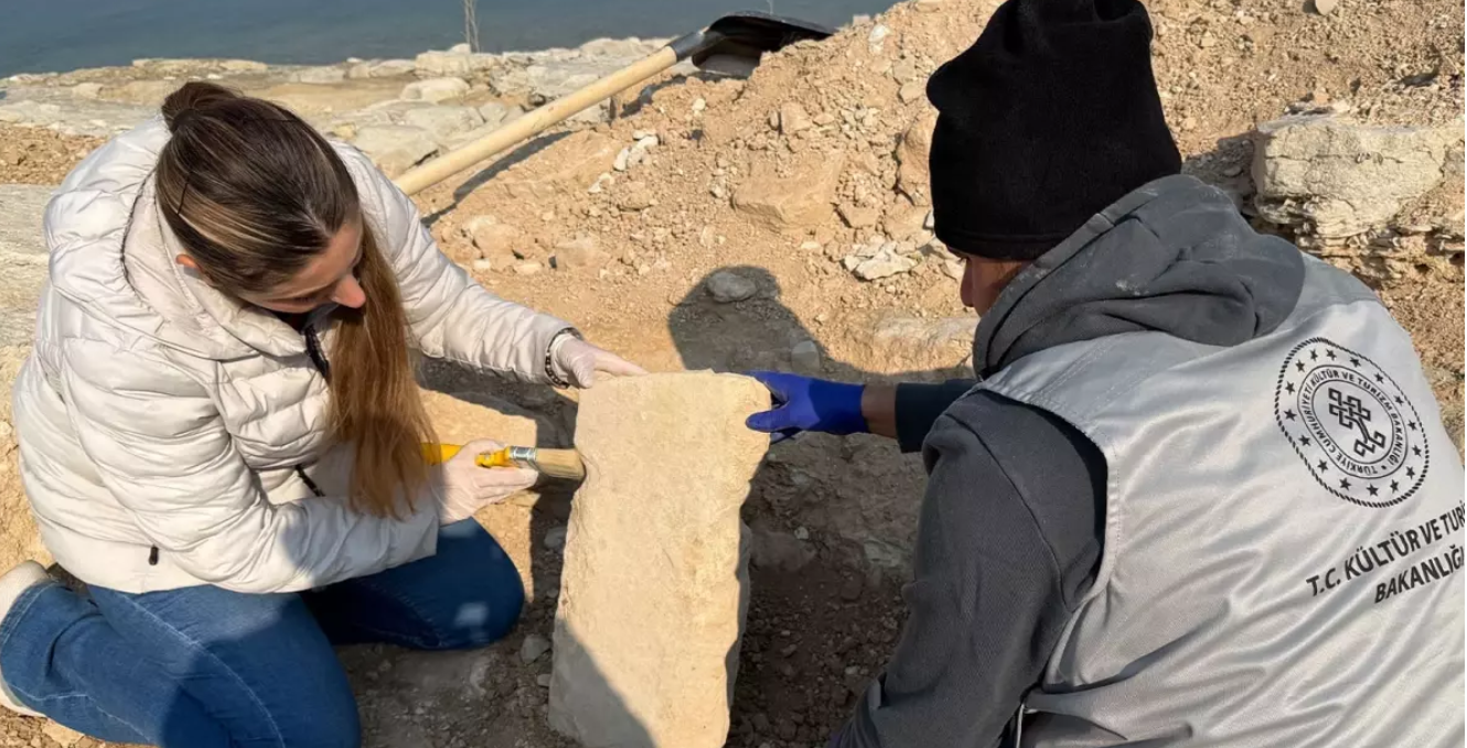 Adıyaman’da “Taştepeler” Heyecanı: Baraj Suları Çekilince Tarih Fışkırdı