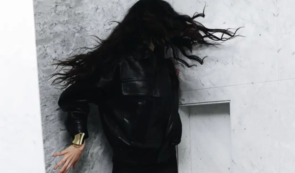 Hazar Ergüçlü’den Dilber İtirafı: “İçimdeki Feminen Enerjiyi Keşfettim”