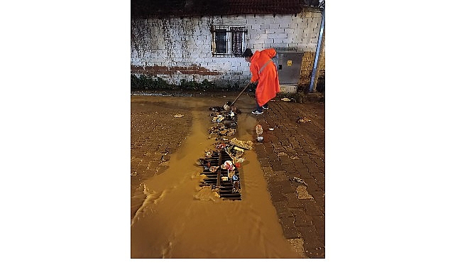 Edremit Belediyesi Yağışlara Karşı Görevde