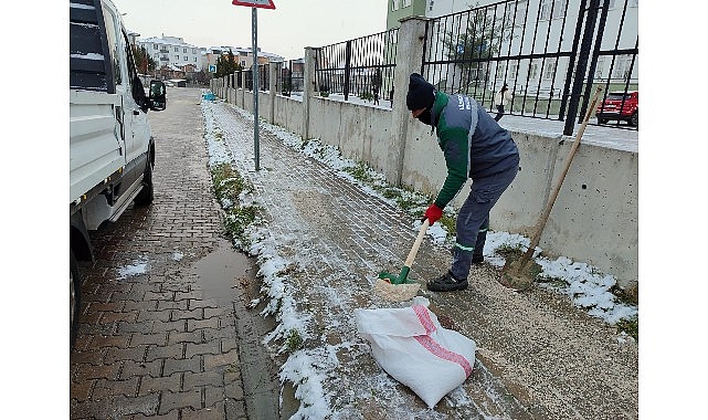 Lüleburgaz Belediyesi’nden kar mesaisif