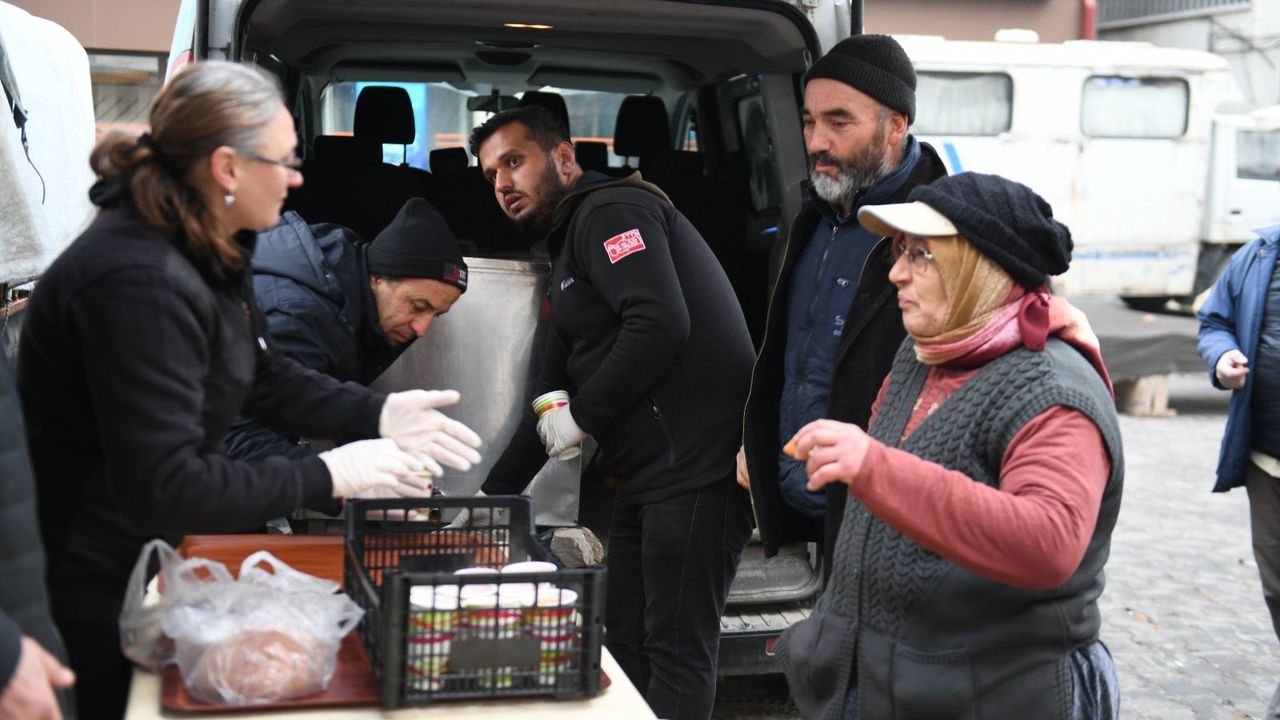 Belediye başkanı  Kasap: Çorba dağıtımımız sürecek
