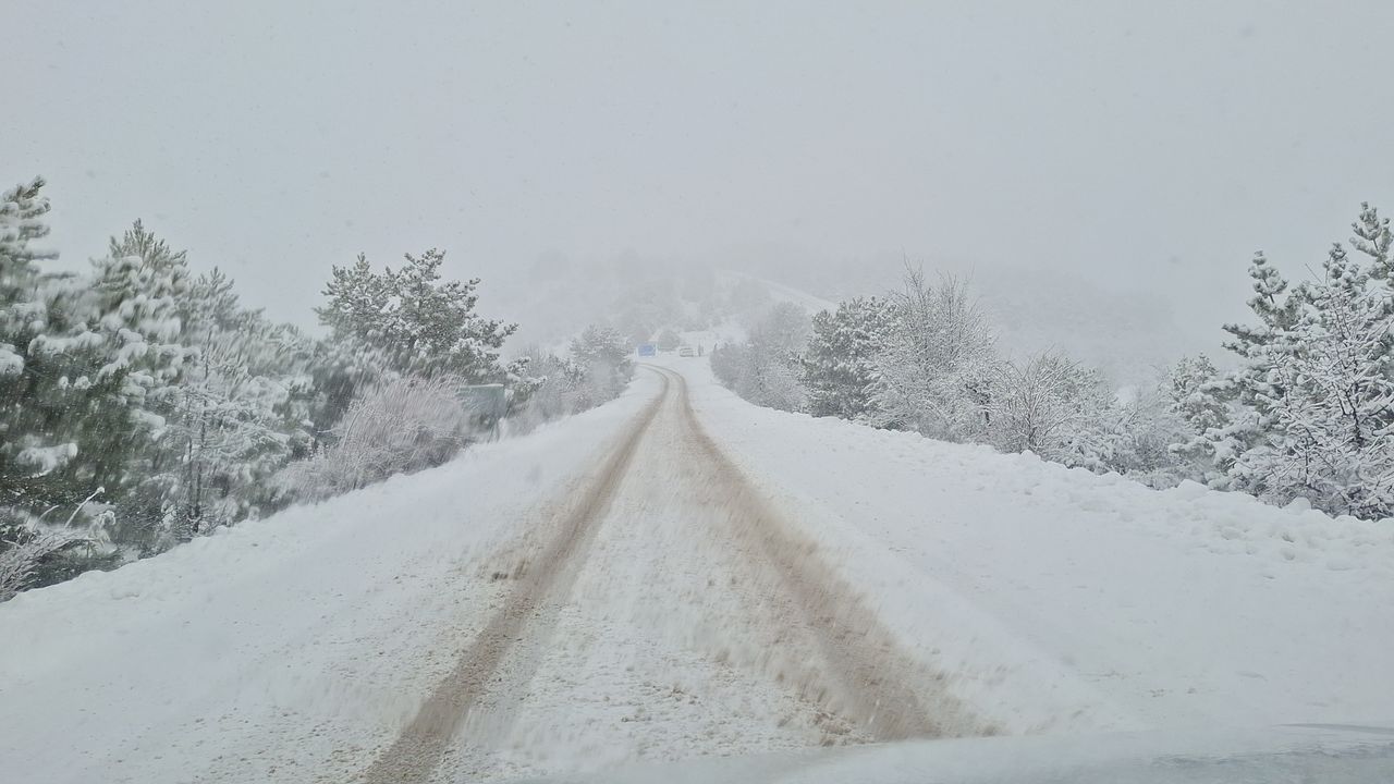 Başkentin tarihi ve turistik ilçesi Beypazarı’nda kar yağışı