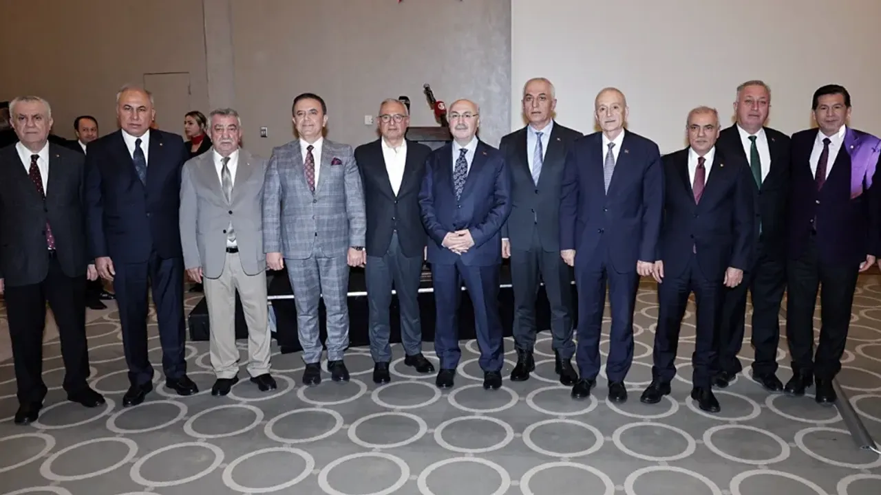 Vali Köşger Adanalılarla vedalaştı