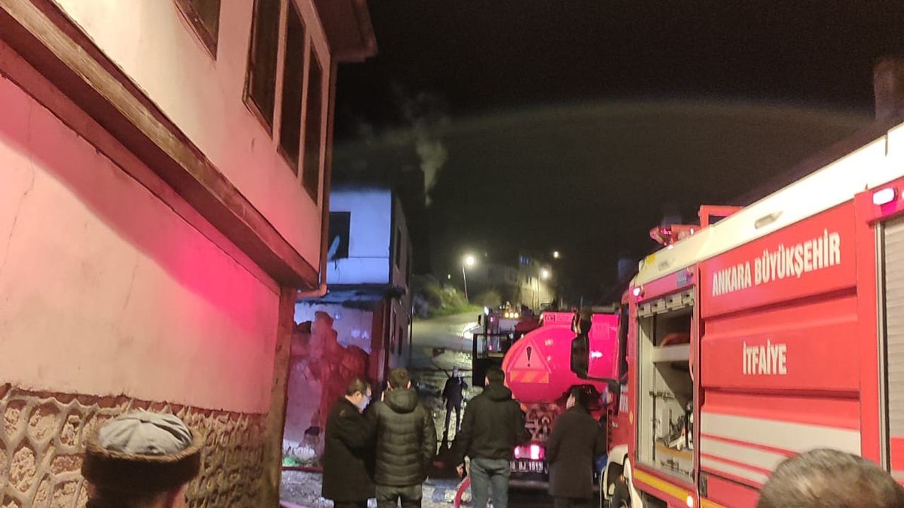 Beypazarı’nda Yangın: Ahşap ev kullanılamaz hale geldi