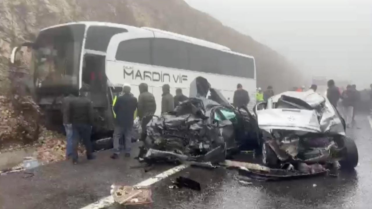 TAG Otoyolu’nda zincirleme kaza: Ölü ve yaralılar var