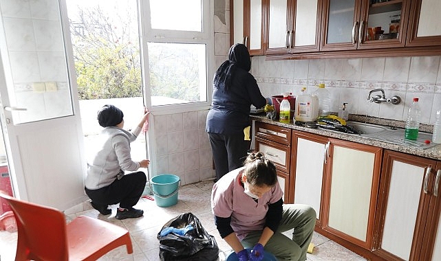 Seferihisar Belediyesi’nden gönüllere dokunan “Sosyal Destek”