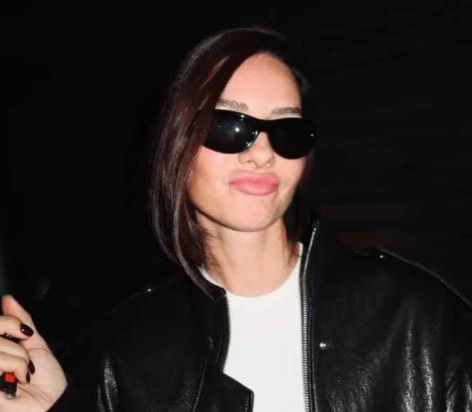 Yasemin Ergene’den “Küllerinden Doğuş” Pozu: Fit Görünümüyle Sosyal Medyayı Salladı!