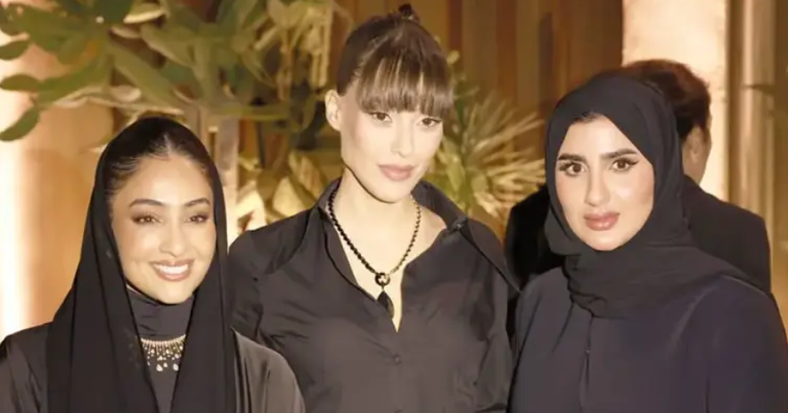 Çölün Ortasında Bir Türk Yıldızı: Dilan Çiçek Deniz Kraliyet Davetinde!