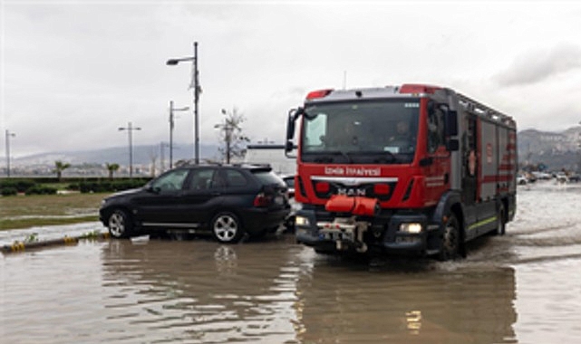 Ege kıyılarında basınç 991 mb’a düştü, deniz 85 santimetre yükseldi