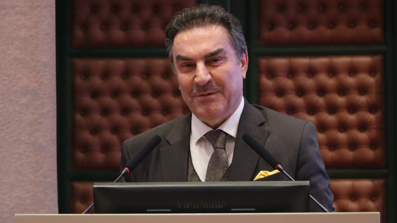 Avşar: Bölünmüş yollar kalkınmanın omurgasıdır