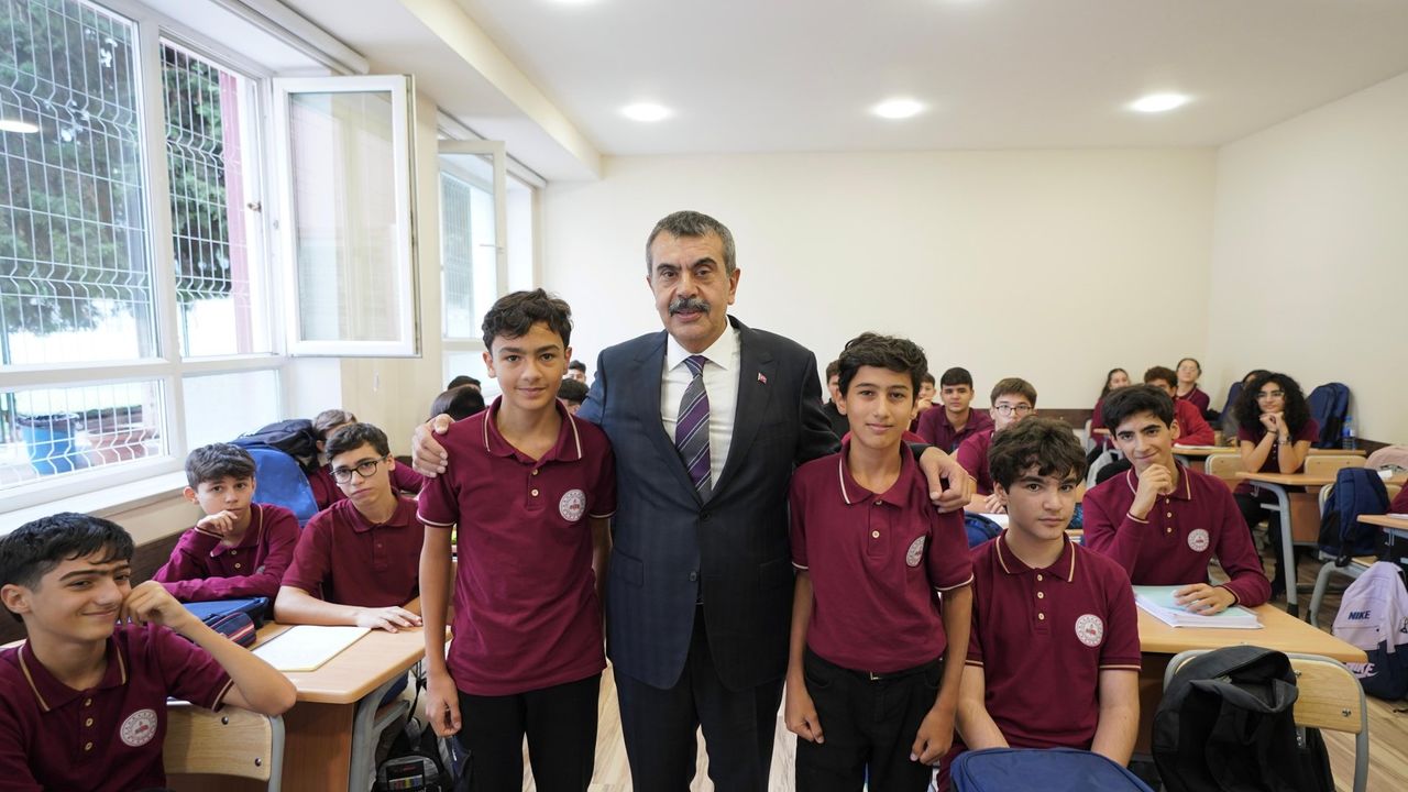 Bakan Tekin, Bakü Türk Anadolu Lisesi Ahmetli Yerleşkesi’nin Açılış Töreni’ne katıldı