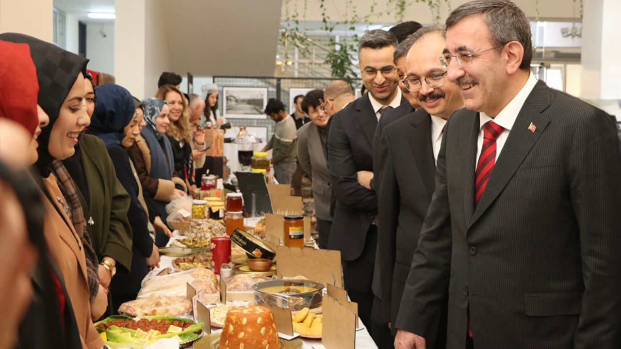 Siirt’in marka değeri ekonomi zirvesi’nde tanıtıldı