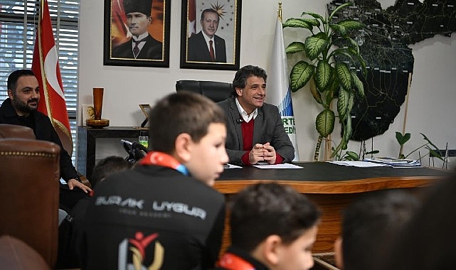 Şampiyon Karateciler Başkan Kocaman’ın Konuğu Oldu