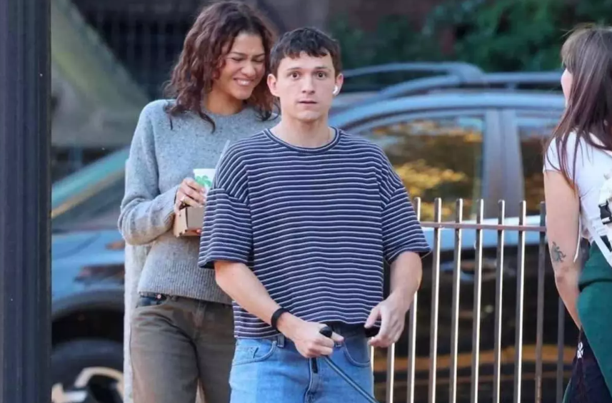 Hollywood’da Yılın Sırrı Çözüldü: “Düğün Çoktan Oldu, Siz Kaçırdınız!”