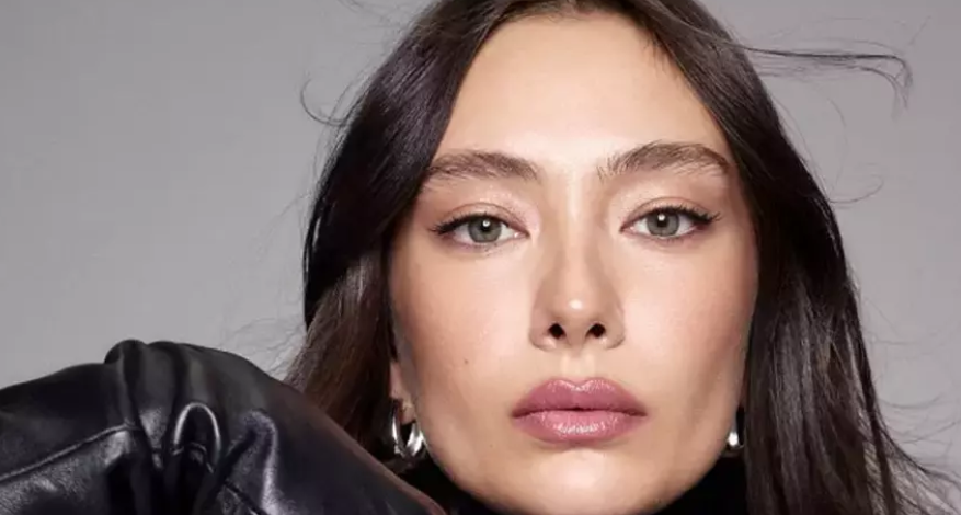 Neslihan Atagül’den Bali’de Anne-Oğul Tatili: “Rihanna Klibi Çekiyordum”