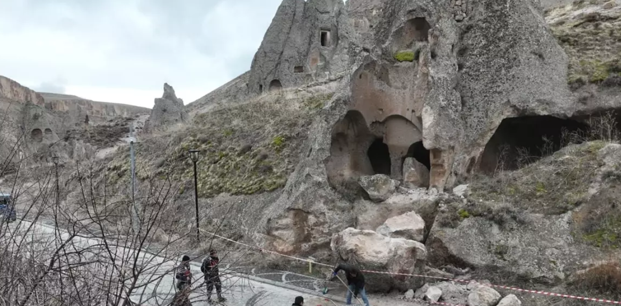 Soğanlı Vadisi’nde Kaya Kopması: Teknik Ekipler Sahada!