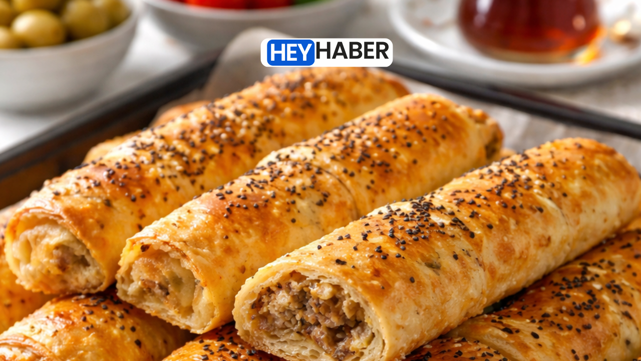 Bayram Sofralarının Yıldızı: Çıtır Çıtır Kolay Kıymalı Börek Tarifi