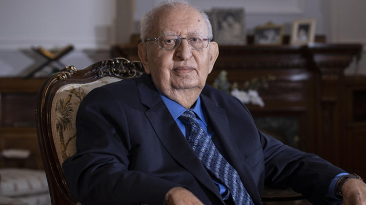 Eski TBMM Başkanı Hüsamettin Cindoruk’tan Acı Haber