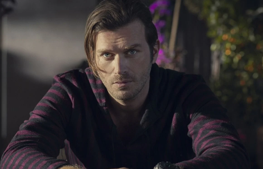 Londra Değil İstanbul: Kurt Efe Kolejli Oluyor