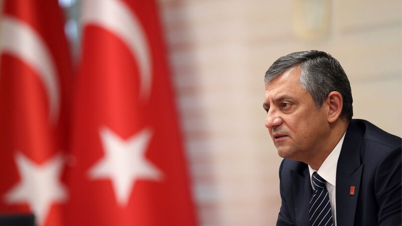 Özgür Özel’in Makam Odasındaki Unvanı Güncellendi