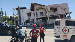 Filipinler’de 7.8 Şiddetinde Deprem
