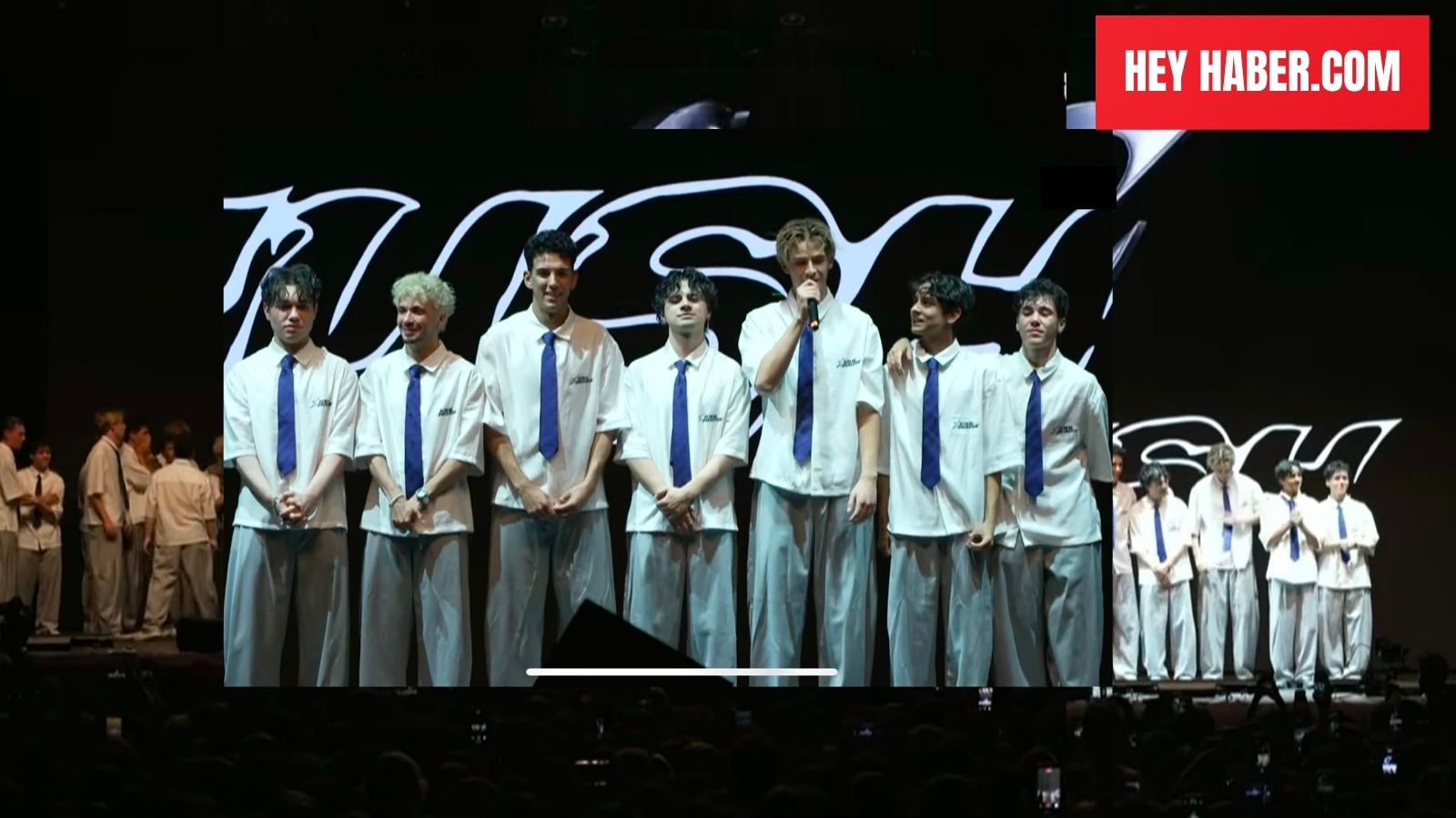 Türkiye’nin Yeni Nesil Boyband Grubu “Crush” Çıktı