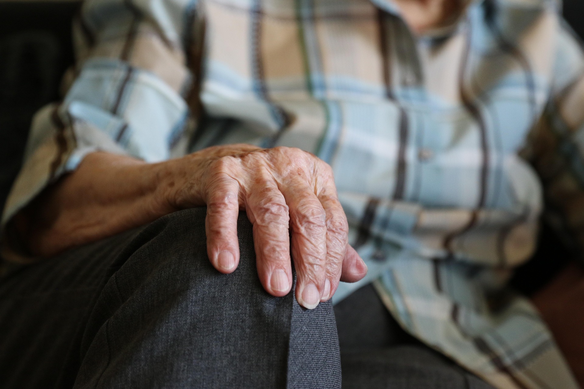 UZMAN GÖZÜNDEN SAĞLIKLI YAŞ ALMA: 60 YAŞ SONRASI ÖMÜR UZATAN  YAŞAM  ALIŞKANLIKLARI